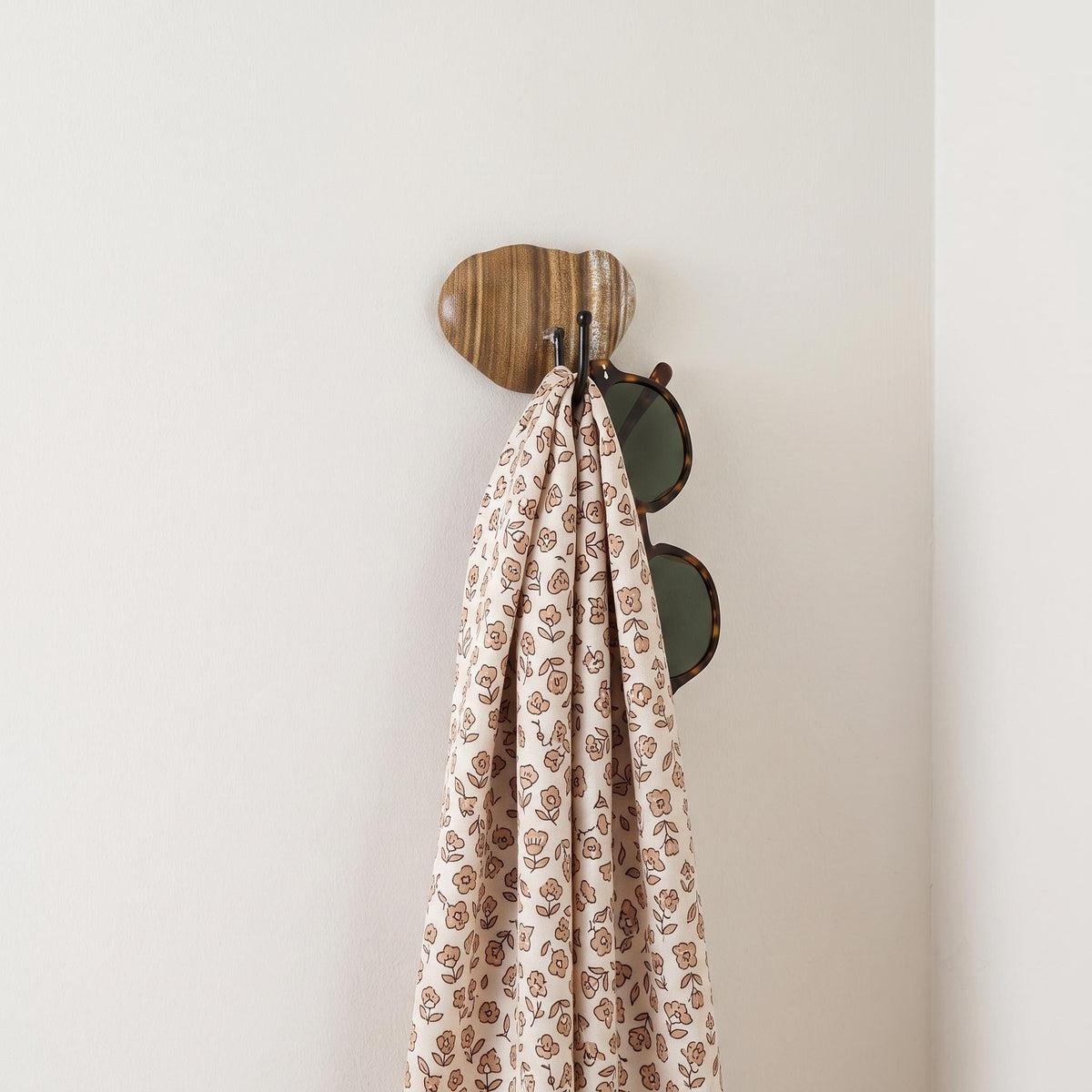 Wall Jewelry Holder & Necklace Organizer: Natural Stone Boho – natural stone wall hook or rack – product detail
