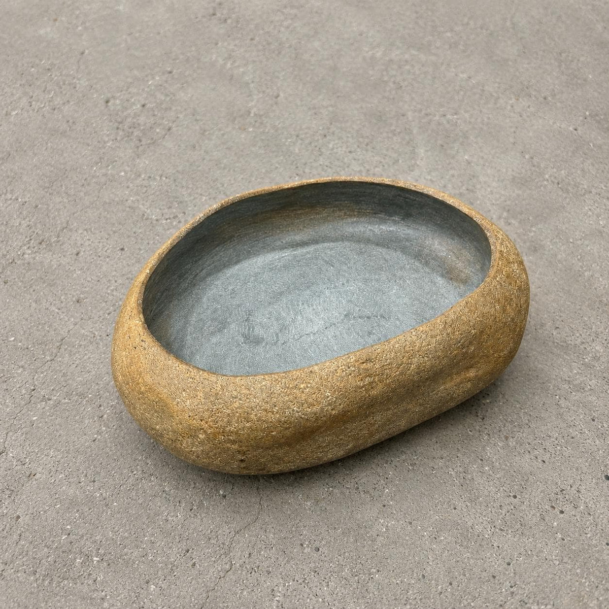 Stone Bowl - Natural River Stone Bowl – natural stone bird and wildlife accessory – product detail